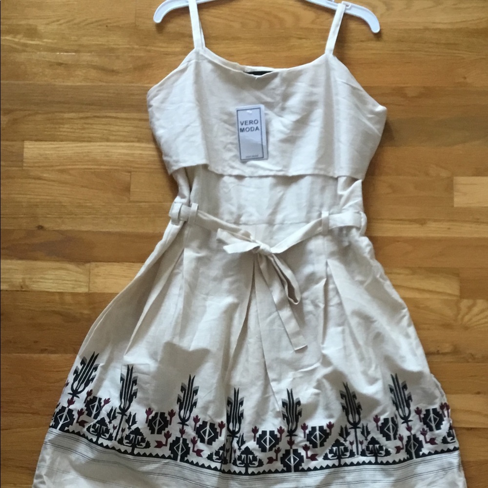 NWT Womens Vero Moda Knee Length Dress